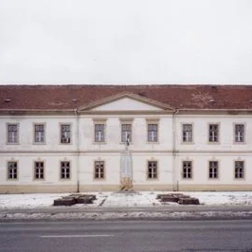 Deak_57 volt huszárlaktanya.webp
