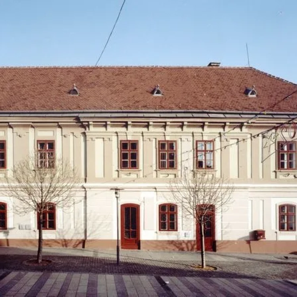 Kossuth_Lajos32_Fo_ter1_Varoshaza.webp